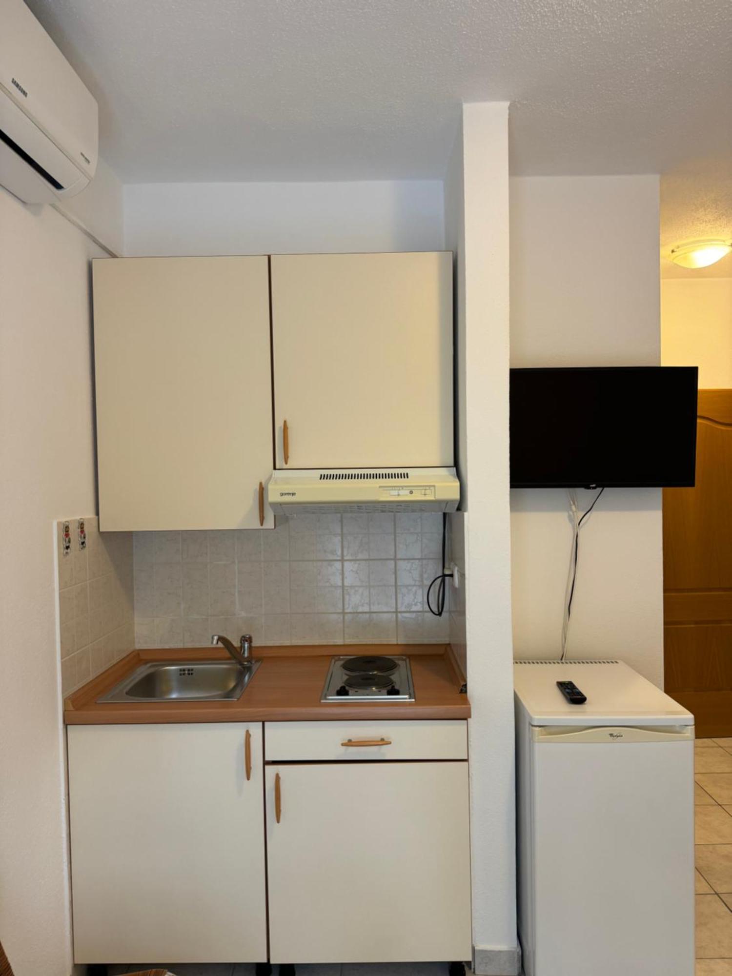 House 100M From The Beach With Free Parking And Breakfast Baška Voda Εξωτερικό φωτογραφία